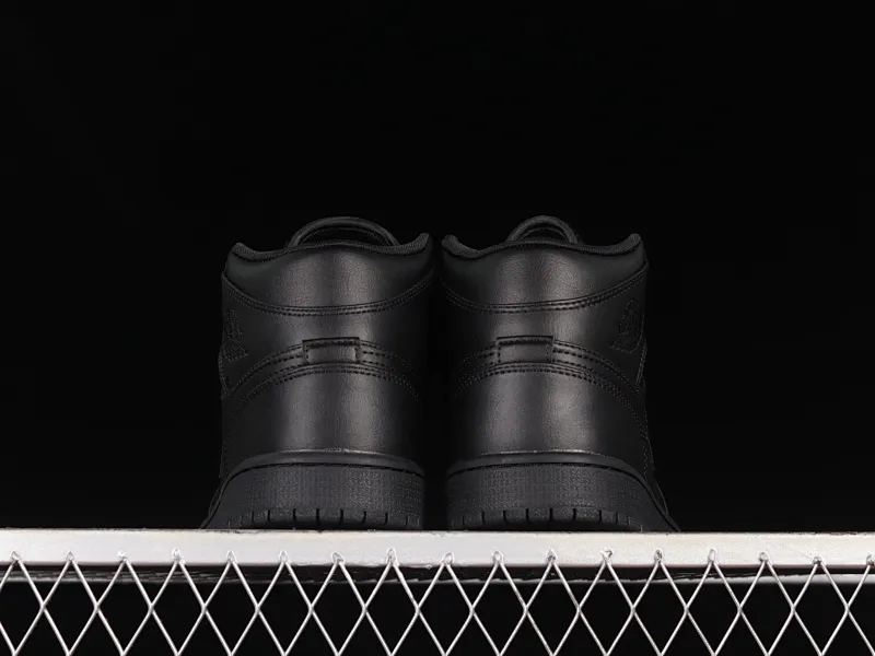 All categories Air Jordan Jordan series basketball shoes Air Jordan 1 Mid Air Jordan 1 Mid AJ1 Joe 1 all black Zhongbang basketball shoes 554724-093